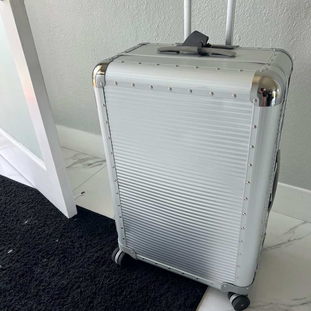 For Sale: FPM Milano Bank Spinner 55 - Luxury Aluminum Suitcase